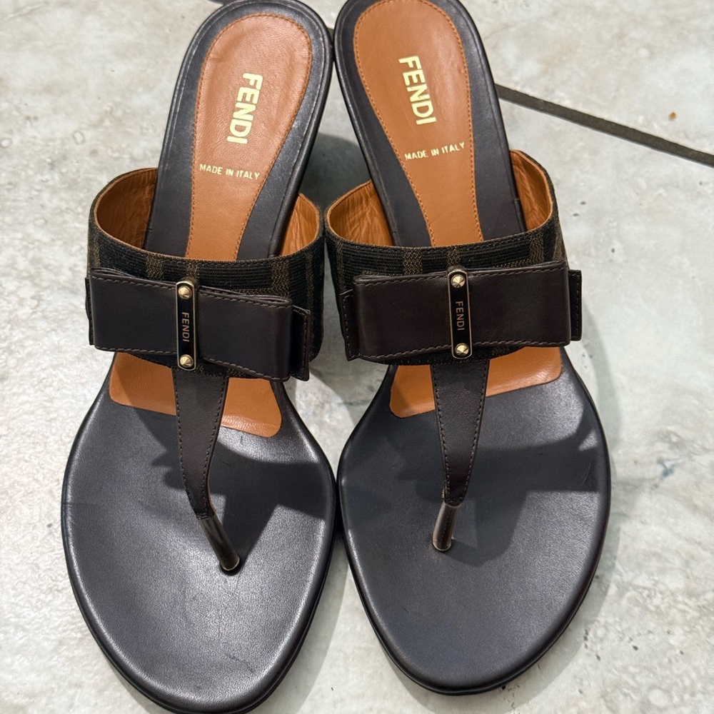Fendi Black Leather Thong Sandals with Gold-Tone Accents